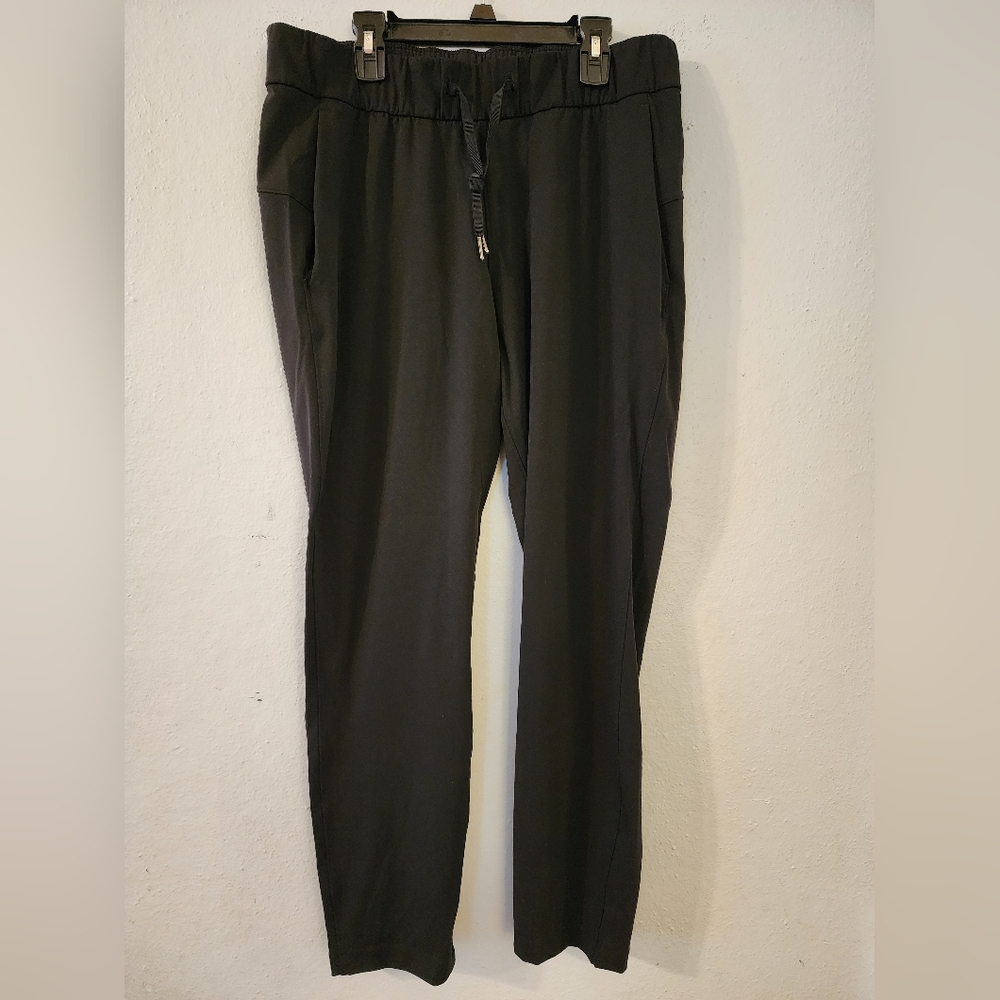 Women's Lululemon Black Joggers size 8